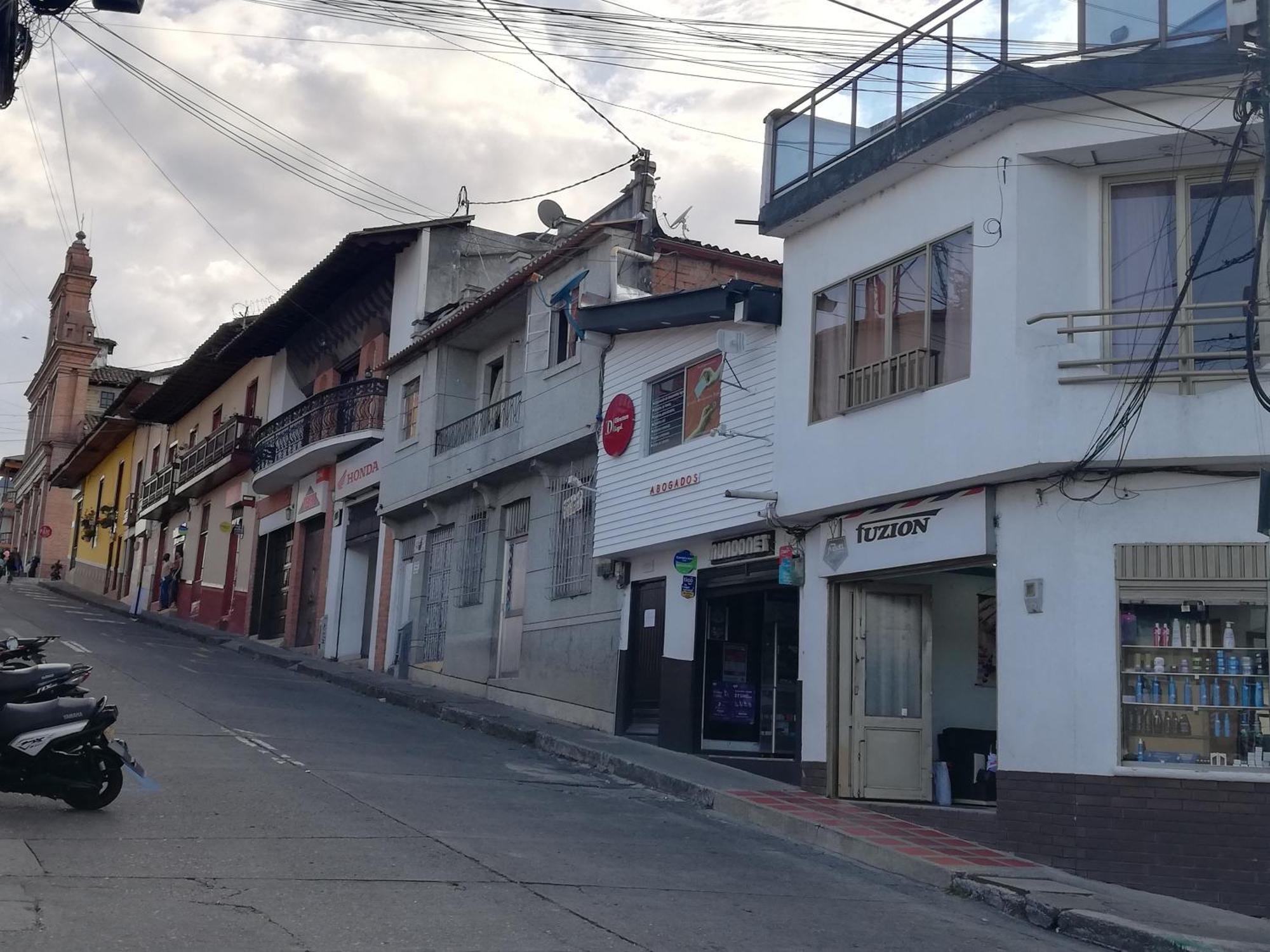 Апартаменты Luminoso Y Centrico Con Balcon En Riosucio Риосусио Экстерьер фото